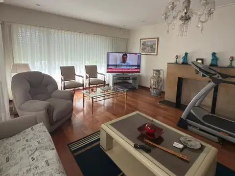 Casa 6 ambientes con 3 baños