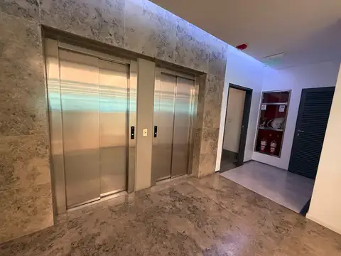 Oficina en Venta al Este