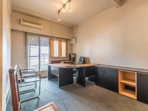 Alsina al 500, entre Bolivar y Peru