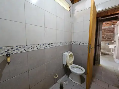 Casa 3 ambientes con 1 baño