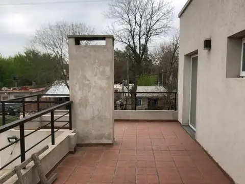 Casa 5 ambientes con 4 baños