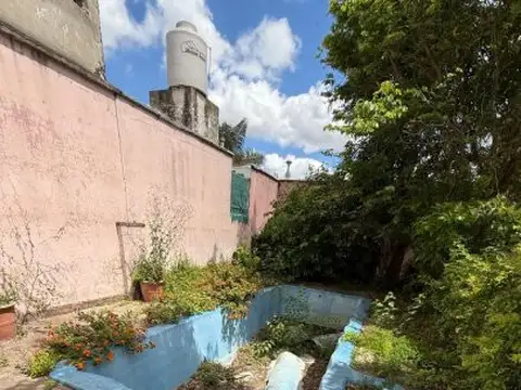 Casa 6 ambientes con 1 baño