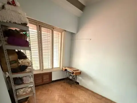 Casa  en VENTA de 5 amb, con dependencia - Villa Lugano