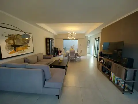 Ayacucho 85 , Piso 1