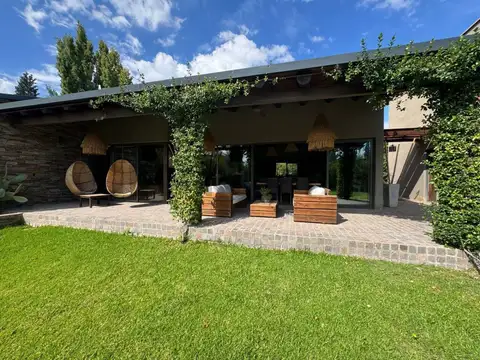 las cortaderas 7800, Piso 0