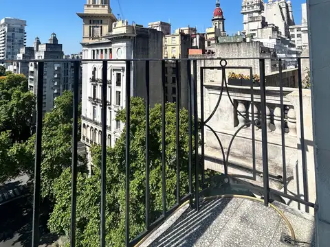 Presidente Luis Sáenz Peña 100, Piso 8