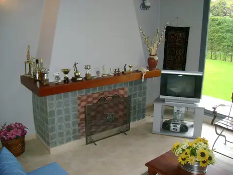 Venta de Casa en Country de Canning. Amoblada, urgente por viaje