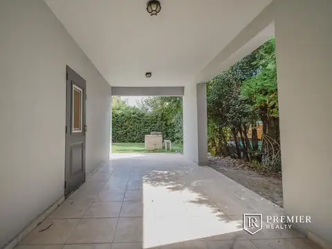 Casa 4 ambientes con 1 baño