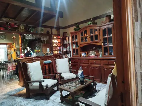 Casa 4 ambientes con 1 baño