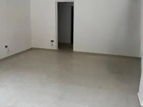 Local en Alquiler en Ituzaingo Sur, $ 600.000