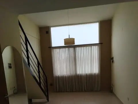 Depto Tipo Casa 3 ambientes con 1 baño
