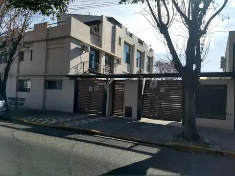 Esmeralda 3700, Piso 1