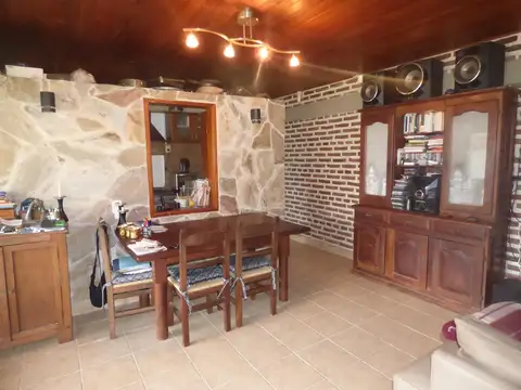 Casa 4 ambientes con 1 baño