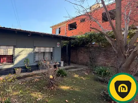 Casa 4 ambientes con 1 baño