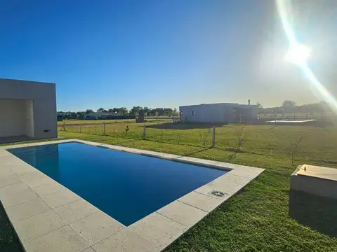 ALQUILER ANUAL CASA 4 AMB PRADOS DEL OESTE MORENO