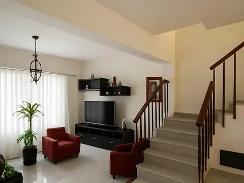 Casa en Venta en Quilmes Oeste, USD 220.000