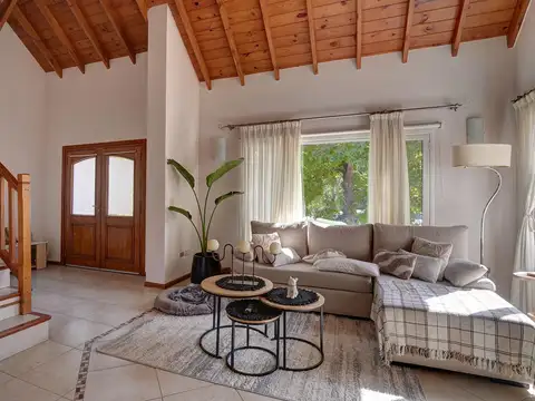 Casa en Venta con 5 cocheras