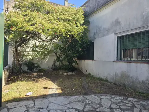Casa 6 ambientes con 1 baño