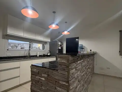 Casa en Venta en Pilar del Este - San Ramon, USD 235.000