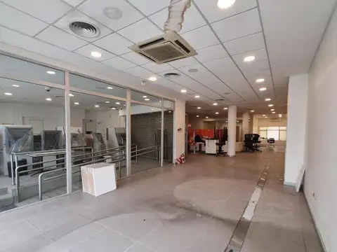 Local en Venta en Sarandi, USD 580.000