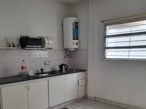 Av. Bartolomé Mitre  al 2400