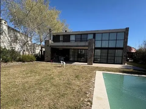 Casa a la venta en Harás Santa María