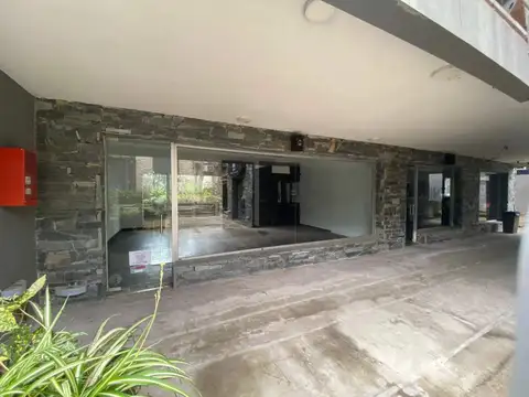 En Cariló | Local en Galería Los tipales -U3-