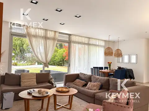 Casa 5 ambientes con 3 baños