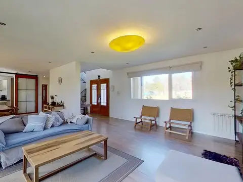 Casa 5 ambientes con 2 baños