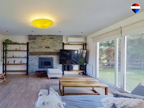 Casa en Venta con 2 cocheras
