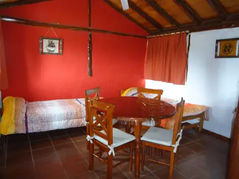 Cabañas para 4 y 5 personas: Parrillero, cochera y piscina - Barrio Villa Gloria - Villa Giardino