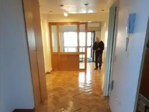 Oficina en Alquiler 90 años