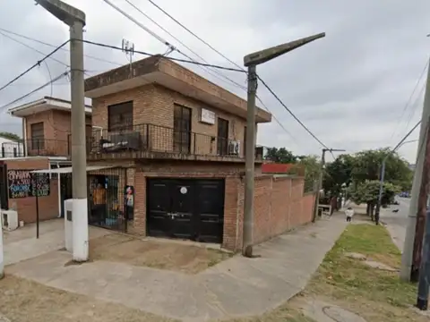 VENTA CASA 3 DORMITORIOS  B° PARQUE CAP SUD 