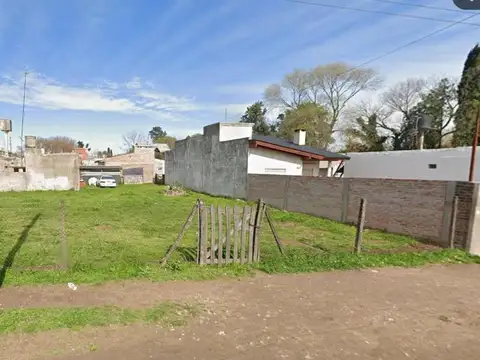 Las Margaritas e/ Pringles y Sargento Cabral