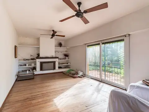 Venta casa 7 amb. con pileta a refaccionar, Olivos