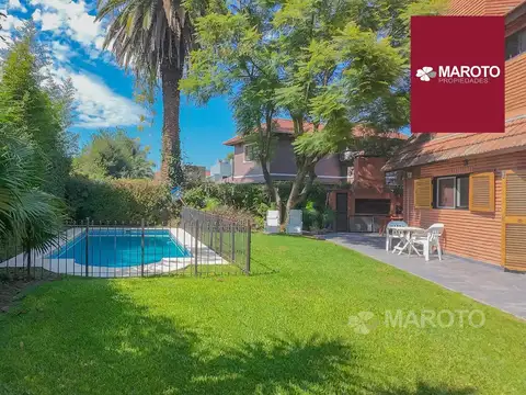 Casa en Venta con 4 cocheras