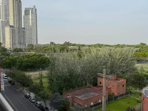 Duplex de dos ambientes, vista abierta a verde y al río