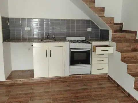 Depto Tipo Casa en Venta en Haedo, USD 65.000