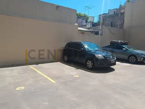 Excelente oportunidad cochera Descubierta en venta en barrio Monte Castro, Capital Federal.