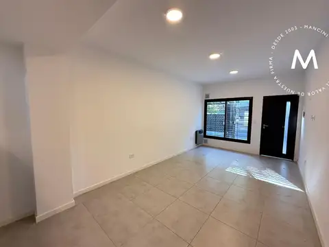 Depto Tipo Casa 4 ambientes con 2 baños