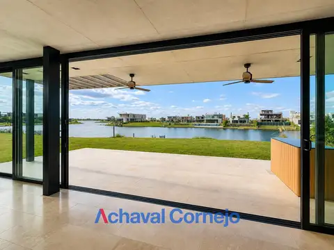 Casa en Venta con 6 cocheras