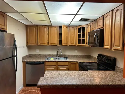 Departamento en venta - 2 Dormitorios 2 Baños - Lauderhill