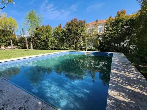 Moderna Casa en venta en Barbarita