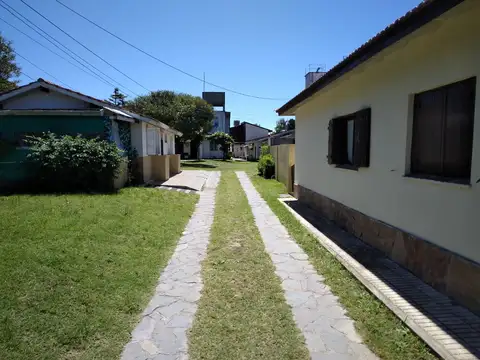GRAN COMPLEJO DE CASAS Y DEPARTAMENTOS SOBRE Av 4 Y PASEO 105 PLENO CENTRO DE GESELL