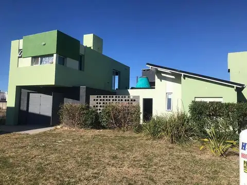 Casa 3 ambientes mas departamento 2 ambientes