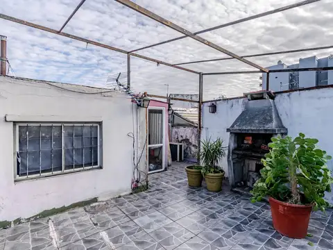 Departamento en Venta en Villa Devoto, 3 ambientes, c/terraza y parrilla, a refaccionar