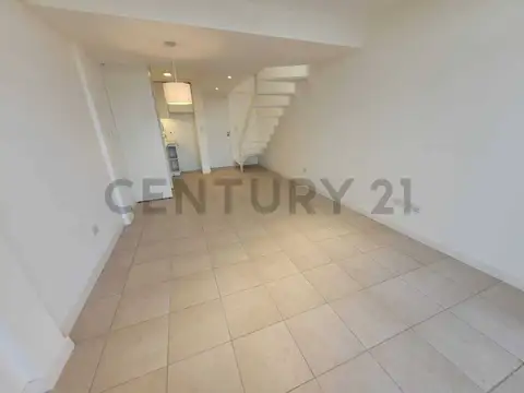 PH 2 AMBIENTES EN DÚPLEX AL FRENTE, VILLA PRIMERA, MAR DEL PLATA