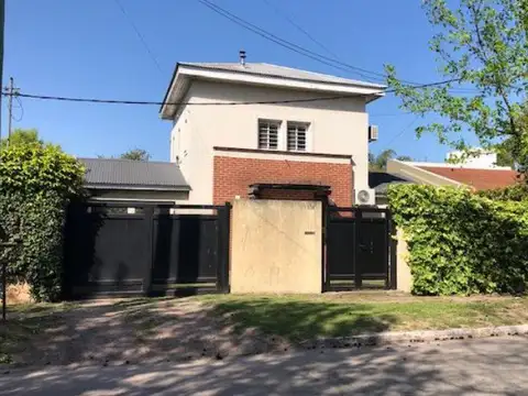 Casa en Venta en City Bell [Cod: 2852-101]