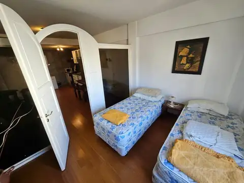 Monoambiente con terraza propia impecable