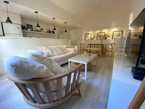 Av. Santa Fe 2000 , Piso 1